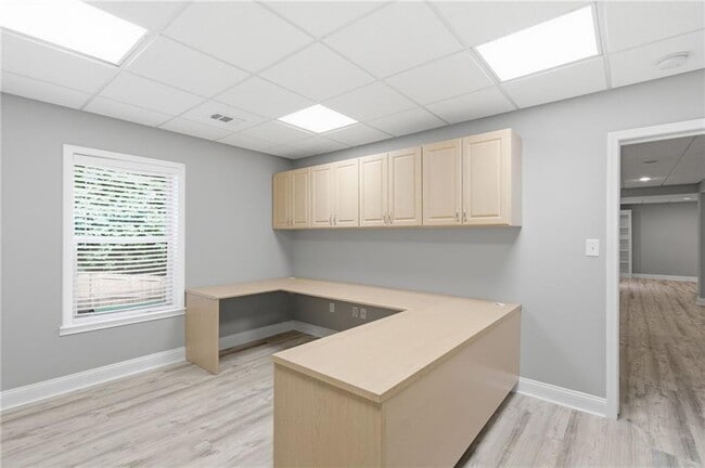 Building Photo - 10504 New Cove Rd