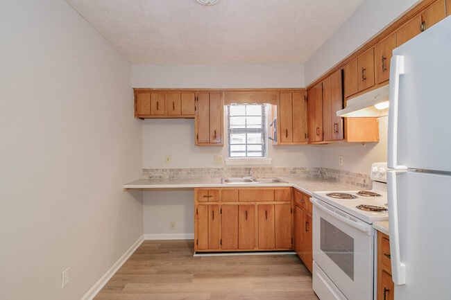 Building Photo - 404 -23 Thompsonville Lane