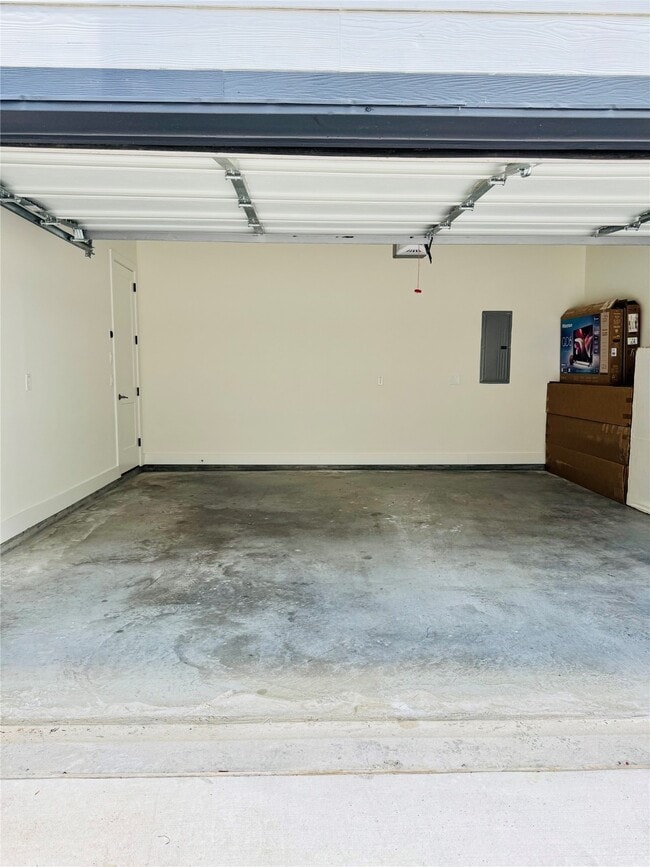 Building Photo - 225 Noras Ln