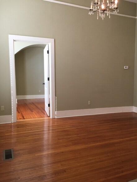 Living - 920 Scott St