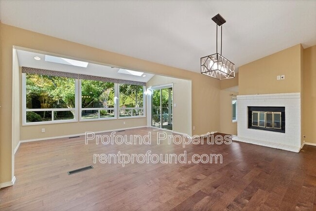 Building Photo - 9045 SW Pinto Ct