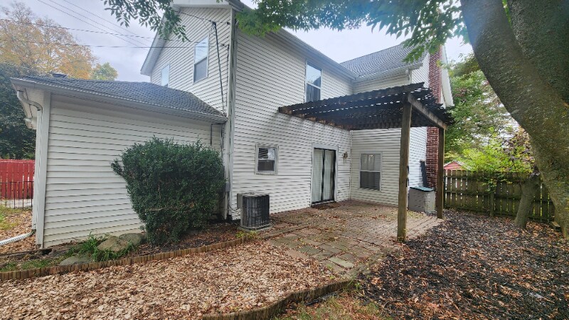 Building Photo - 726 Michigan St