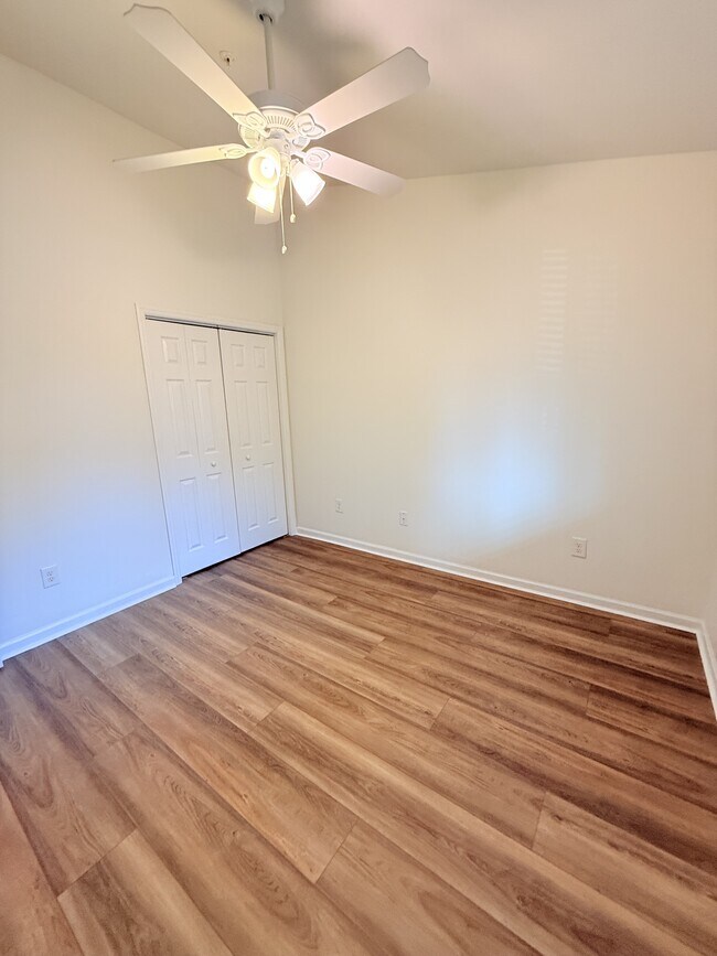 Building Photo - 1280 White Tree Ln
