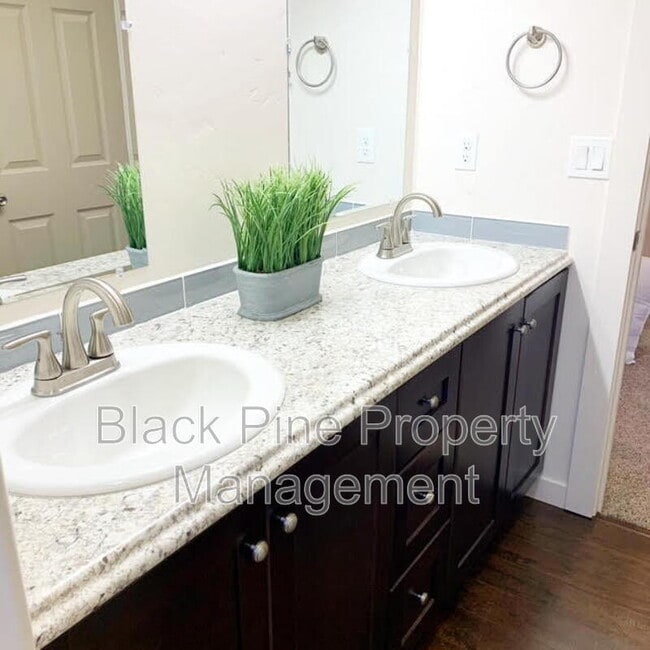 Building Photo - 2970 N Villere Ln