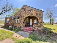Building Photo - 800 SW 28th St