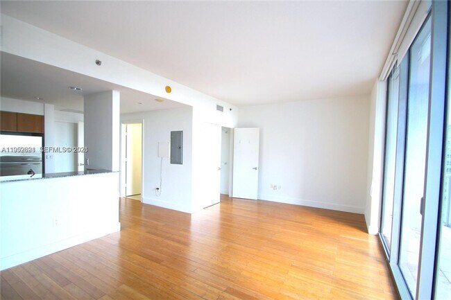 Building Photo - 1050 Brickell Ave