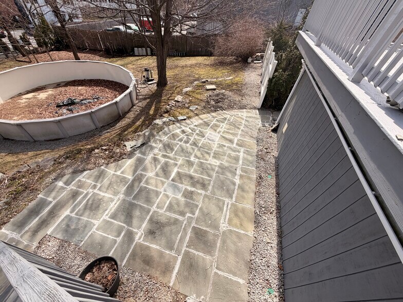 Building Photo - 532 East St