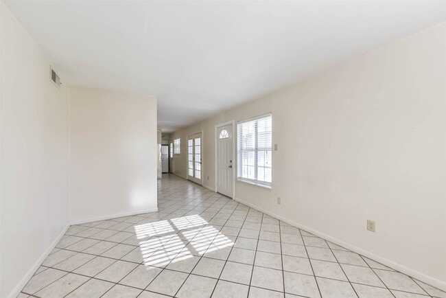 Building Photo - 3706 Ramsey Dr