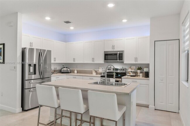 Building Photo - 28742 SW 134th Ct