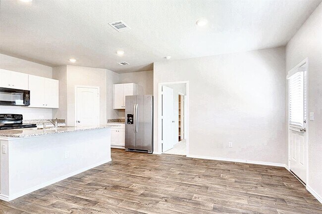 Building Photo - 5901 Xene Dr
