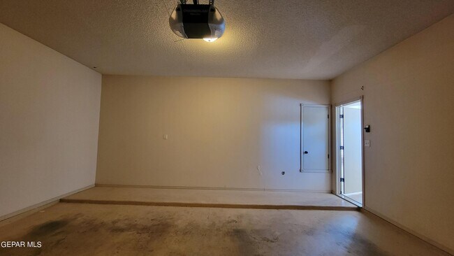 Building Photo - 14281 Gil Reyes Dr