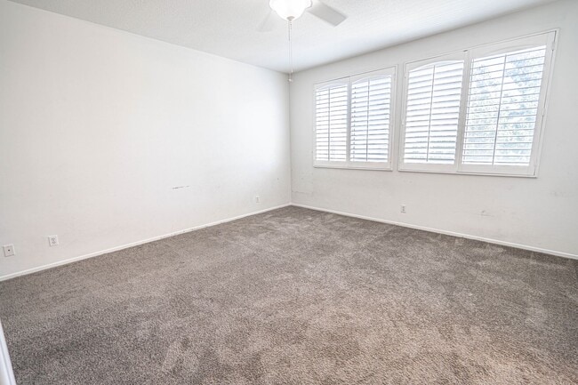 Building Photo - 25410 Dry Creek Ct