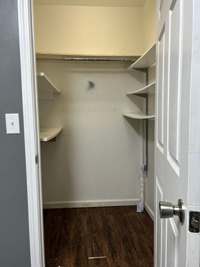 Building Photo - 13301 Kanis Rd