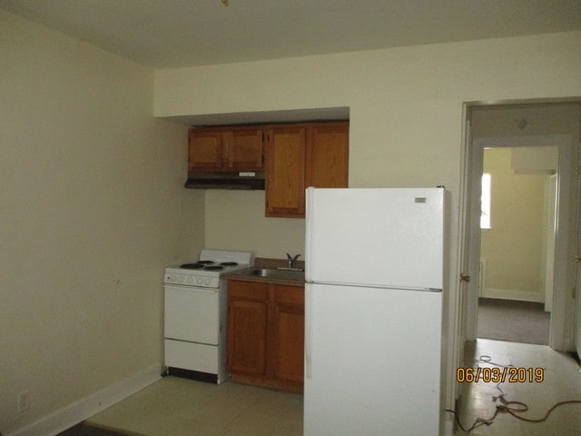 Building Photo - 163 N Rosewood Ave