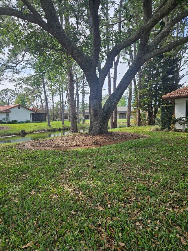 Building Photo - 2 BEDROOM 2 BATH HOME IN  PELICAN BAY GATED COMMUNITY