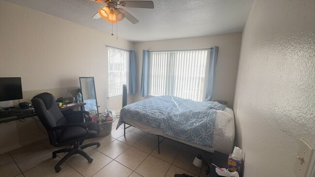 Building Photo - 2550 N Alafaya Trail