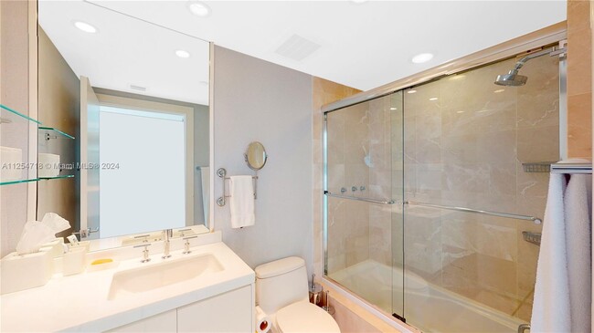 Building Photo - 17001 Collins Ave