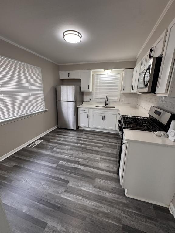 Building Photo - 445 Tomahawk St