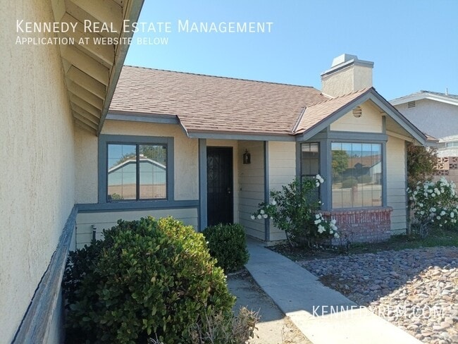 Building Photo - 1822 W Ave K9