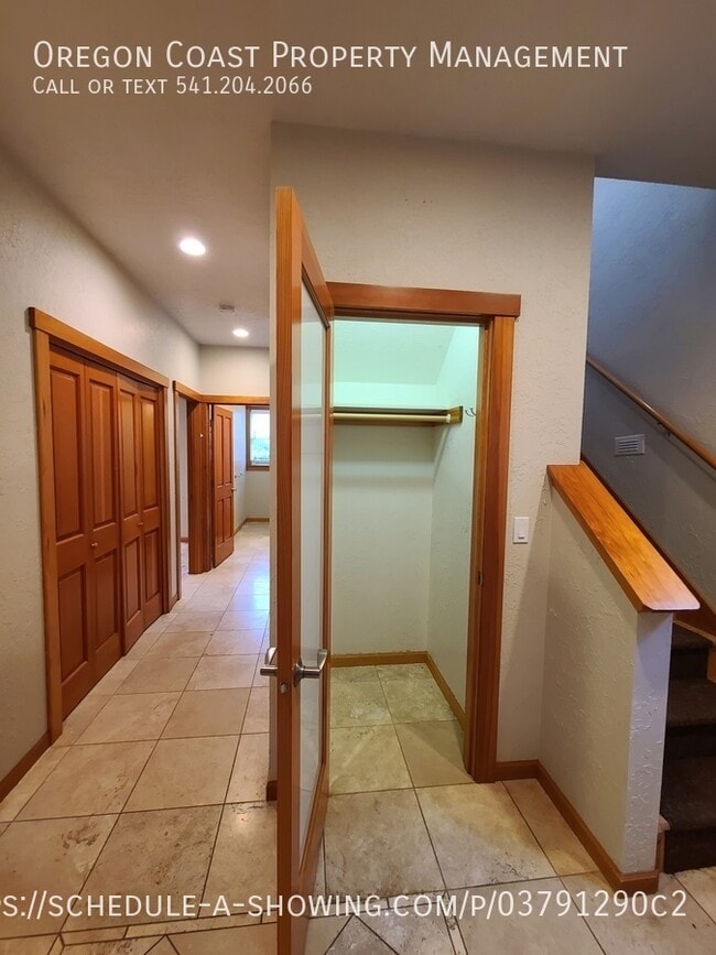 Building Photo - 961 NW Lanai Loop
