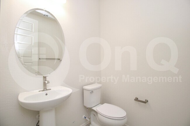 Building Photo - 3037 W la Mirada Dr