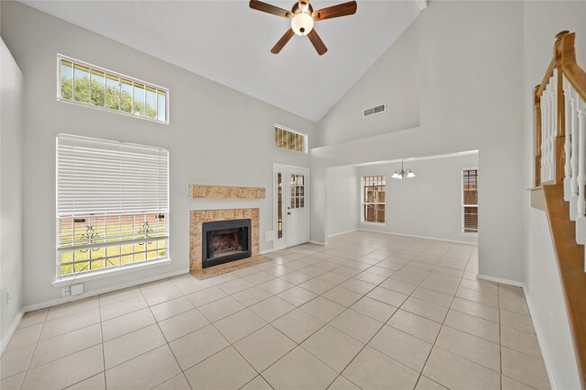 Building Photo - 11311 Brettwood Dr