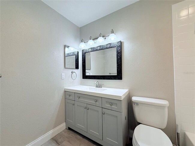 Building Photo - 11893 Raintree Dr