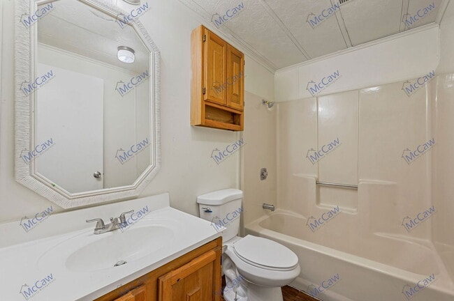 Building Photo - 14614 Seminole Dr