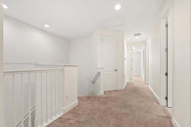 Building Photo - 9829 Winnington St