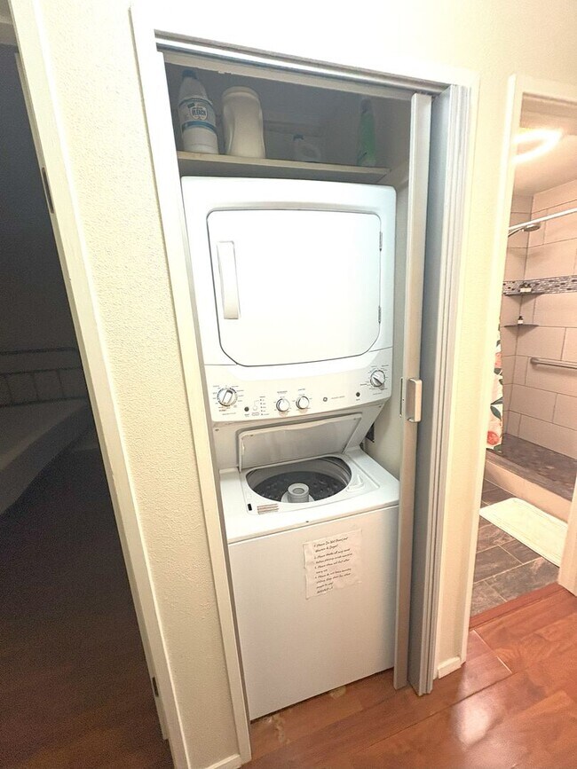 Building Photo - Haleakala Gardens - Furnished Ground Floor 3bed/2bath Condo private end unit!