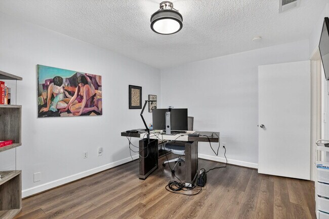 Building Photo - 21911 Cypress Dr
