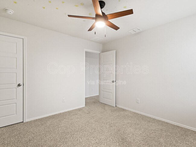 Building Photo - 374 Wayne Way