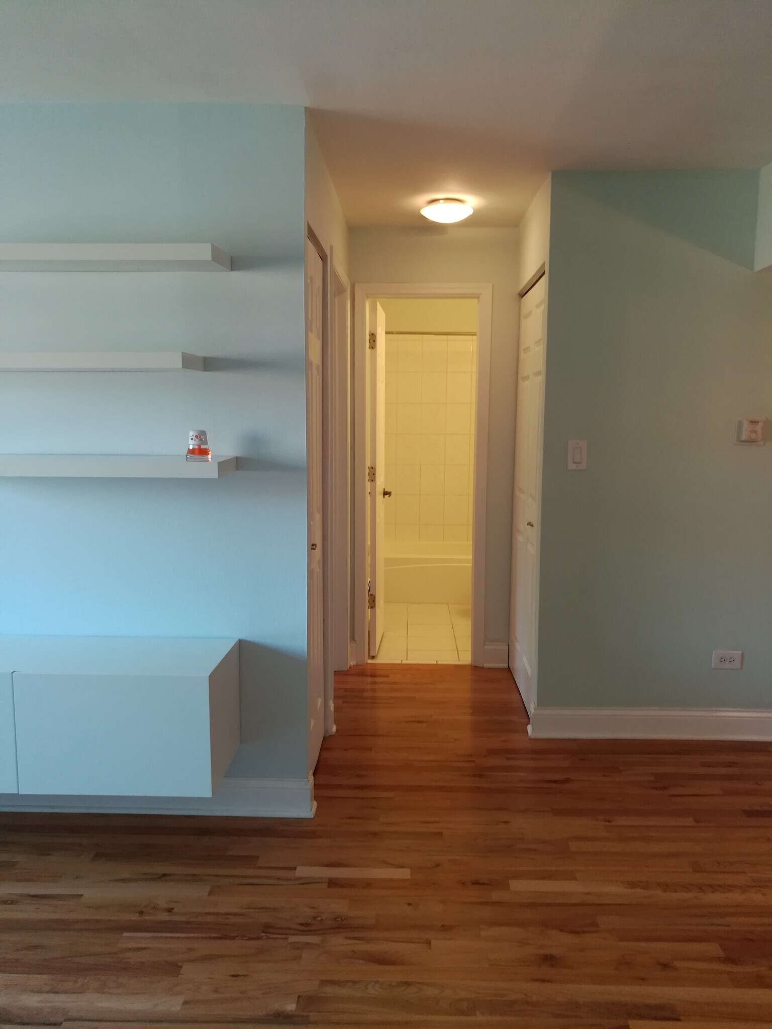 Building Photo - 5310 N Chester Ave