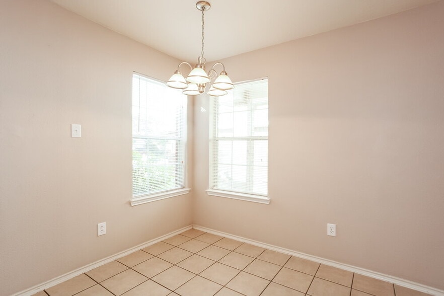 Building Photo - 4934 Canyon Blanco Dr