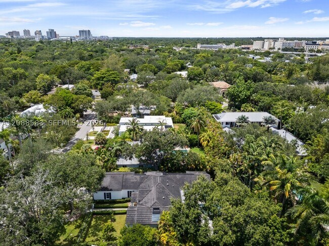 Building Photo - 5851 SW 77th Terrace