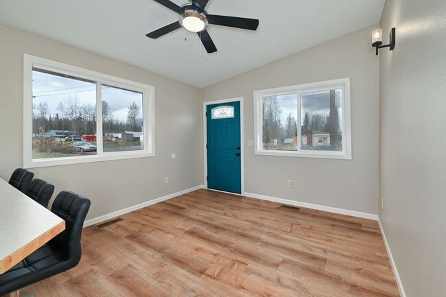 Building Photo - ADORABLE YEAR-ROUND SOLDOTNA HOME!
