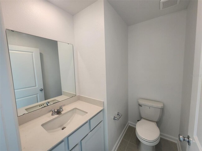 Building Photo - 2724 Skyline Lp