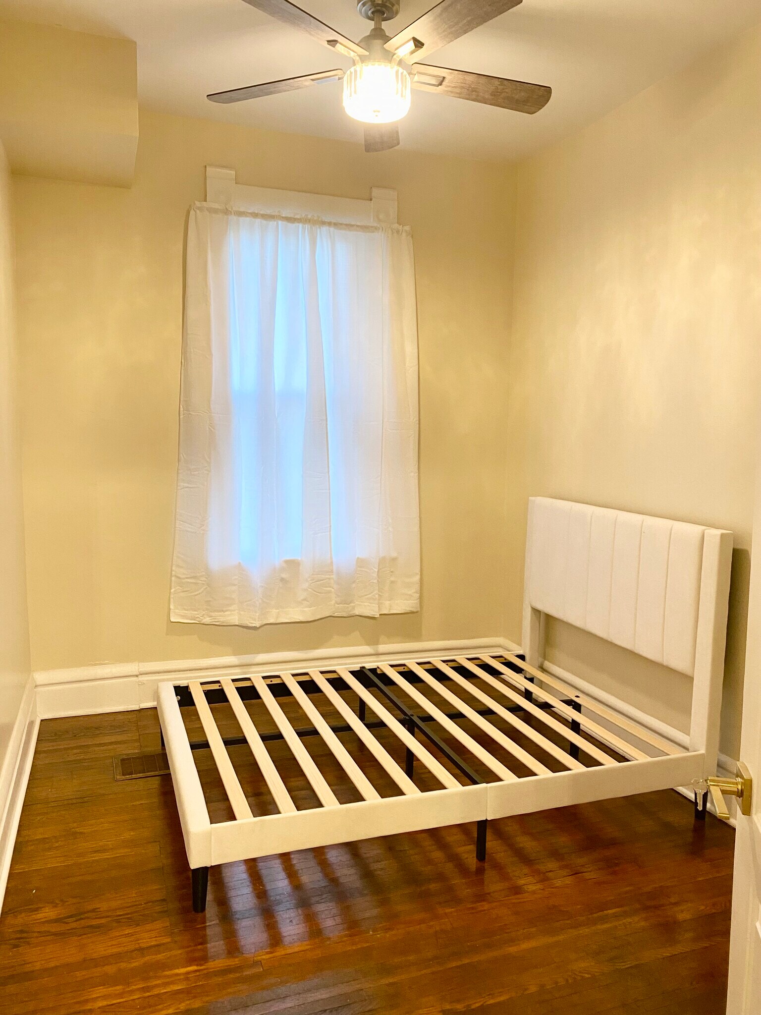 Building Photo - 1374 Neil Ave