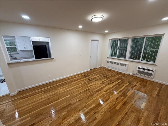 Building Photo - 46-22 59th St