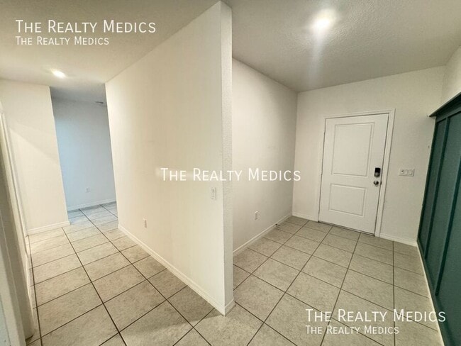 Building Photo - 320 Mariana Way