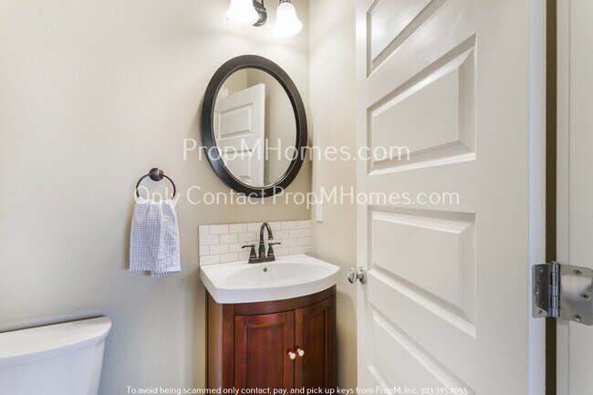 Building Photo - Charming Three Bedroom Home in Arbor Lodge!