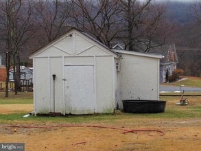 Building Photo - 286 Mission Rd N