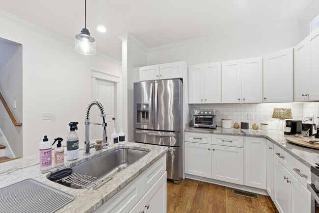 Building Photo - 4010 Burrus St