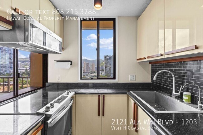 Building Photo - 2121 Ala Wai Blvd