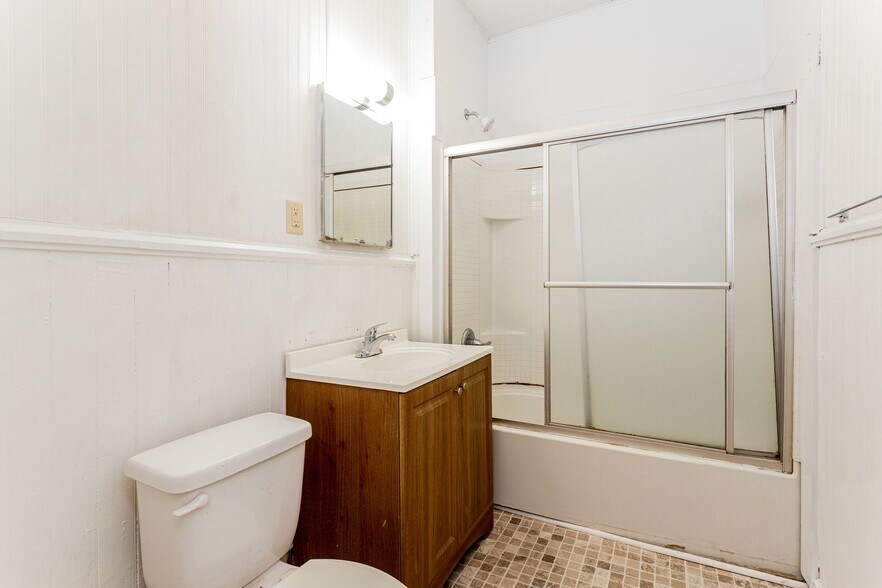 Building Photo - 938 Fort Wood St