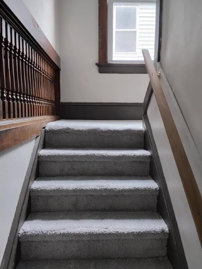 Building Photo - 2215 E 80th St