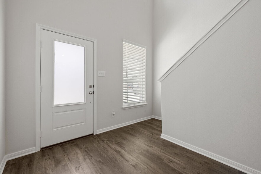Building Photo - 7623 Tipton Meadow Way