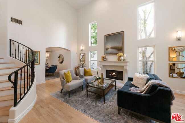 Building Photo - 4513 Tobias Ave