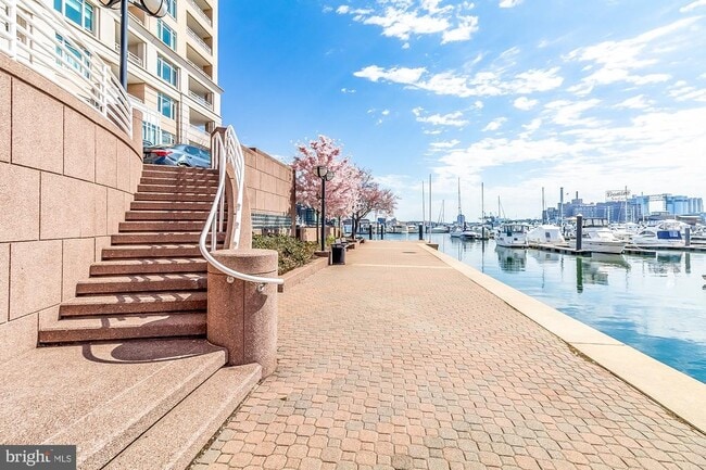 Building Photo - 100 Harborview Dr