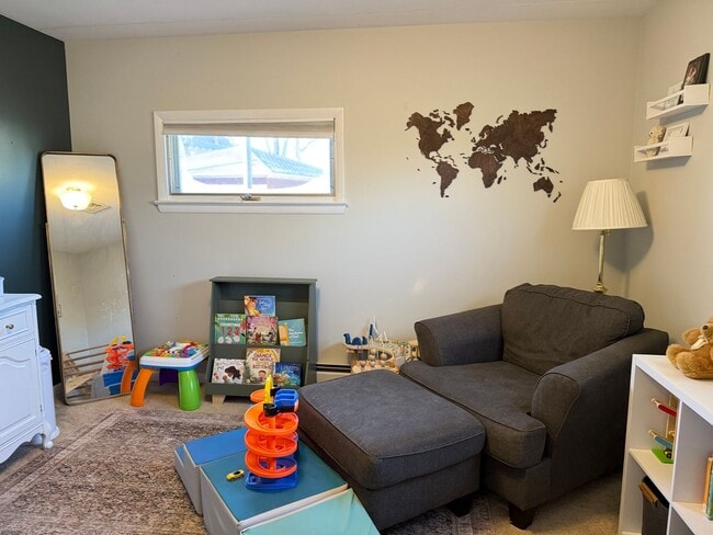 Building Photo - Charming 2 Bedroom Home in Prime Lititz Location - Attached Garage & Large Unfinished Basement